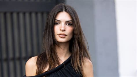 emily ratjakowski nude|Emily Ratajkowski Shares Her Stunt Work for a Nude Photo Shoot